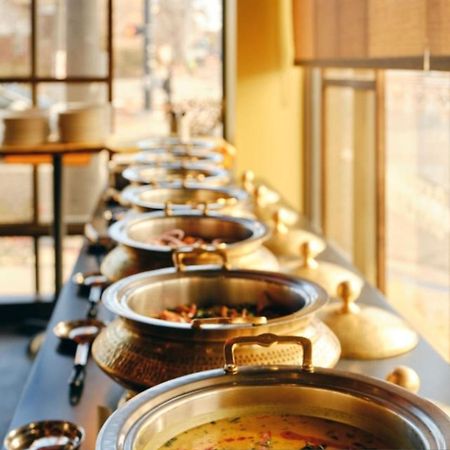 Fabhotel Grand Prime Nr Nesco Hotel ムンバイ エクステリア 写真