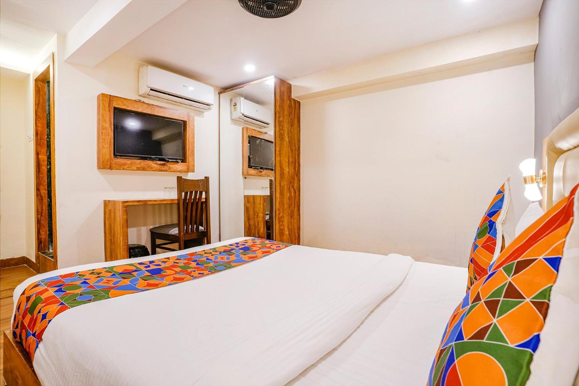 Fabhotel Grand Prime Nr Nesco Hotel ムンバイ エクステリア 写真