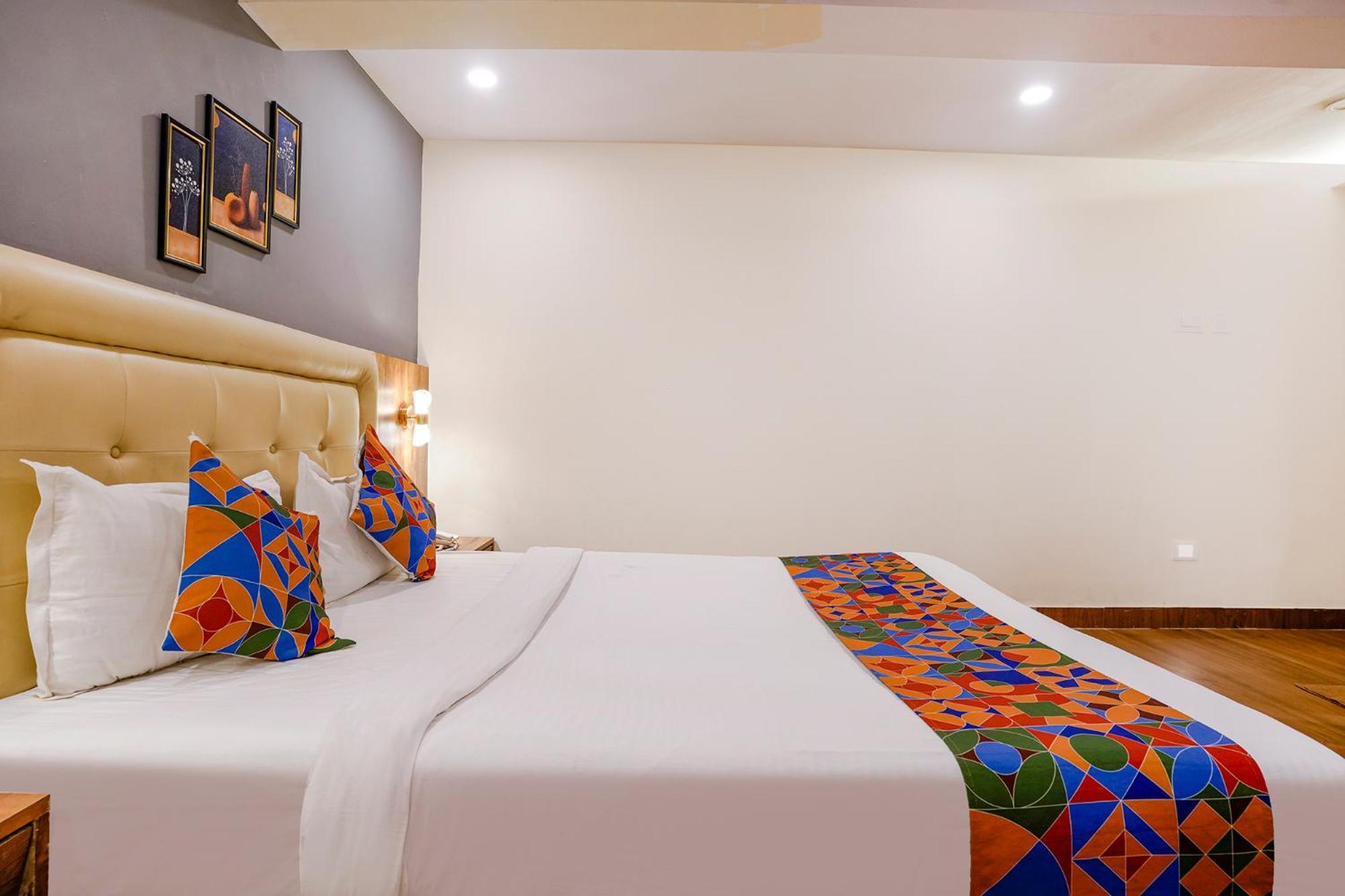 Fabhotel Grand Prime Nr Nesco Hotel ムンバイ エクステリア 写真