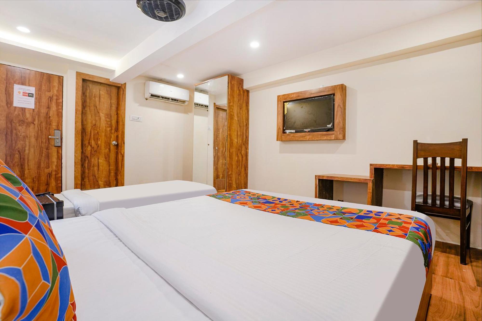 Fabhotel Grand Prime Nr Nesco Hotel ムンバイ エクステリア 写真
