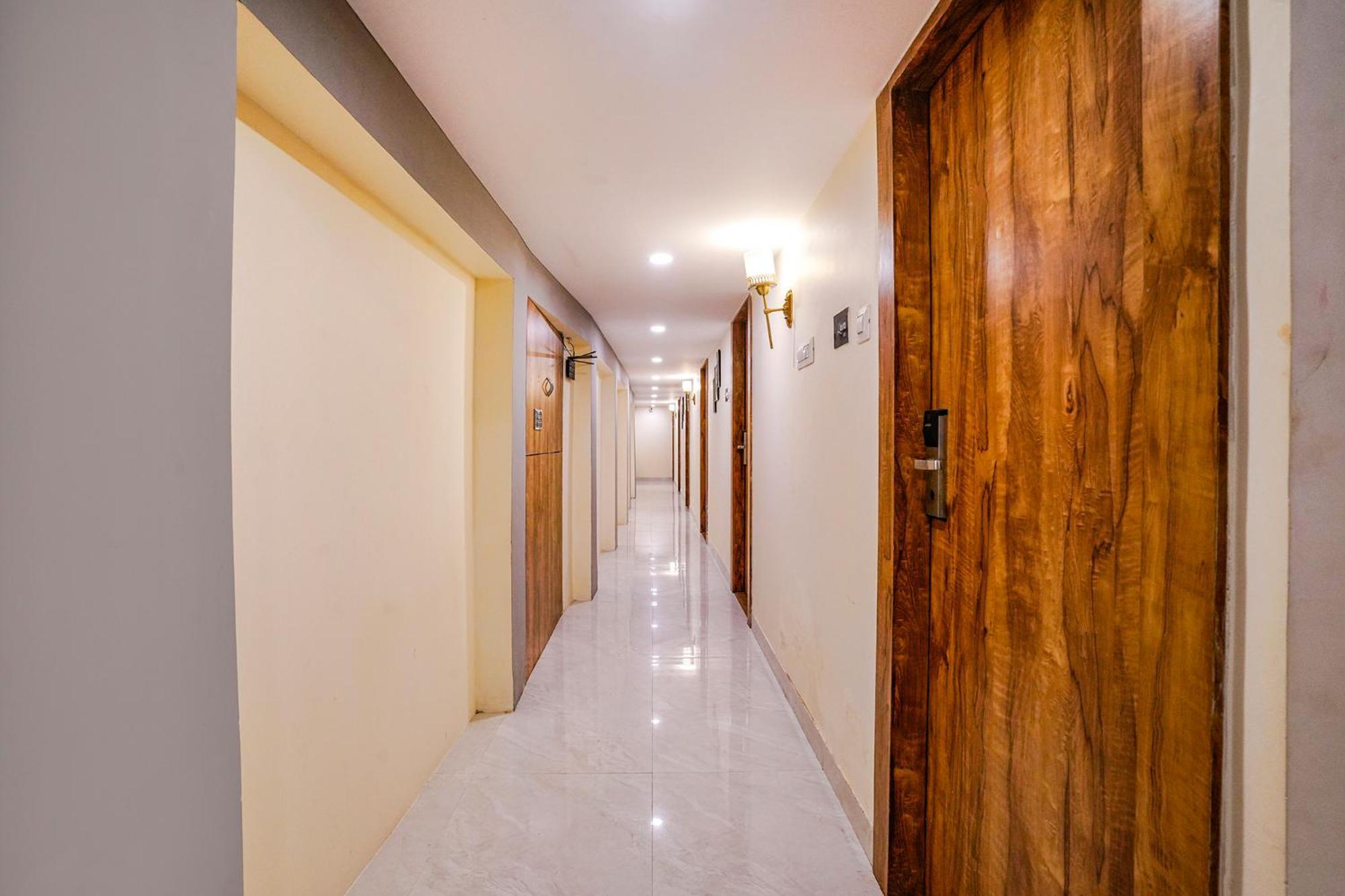 Fabhotel Grand Prime Nr Nesco Hotel ムンバイ エクステリア 写真