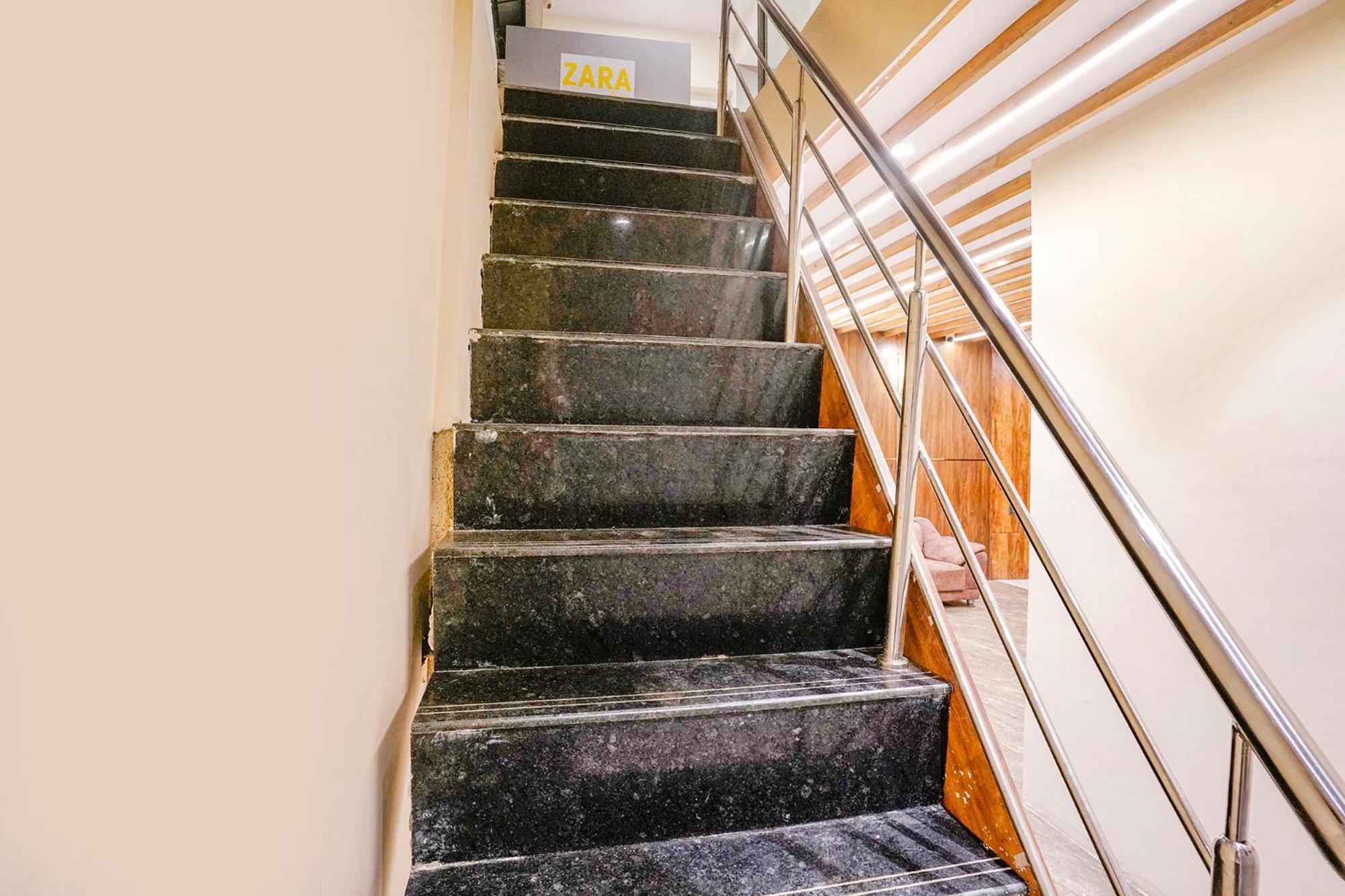 Fabhotel Grand Prime Nr Nesco Hotel ムンバイ エクステリア 写真